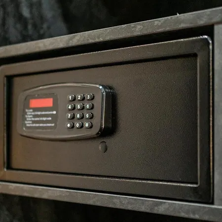 Plaza アパートホテル 4*