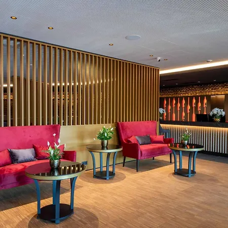 Plaza Aparthotel